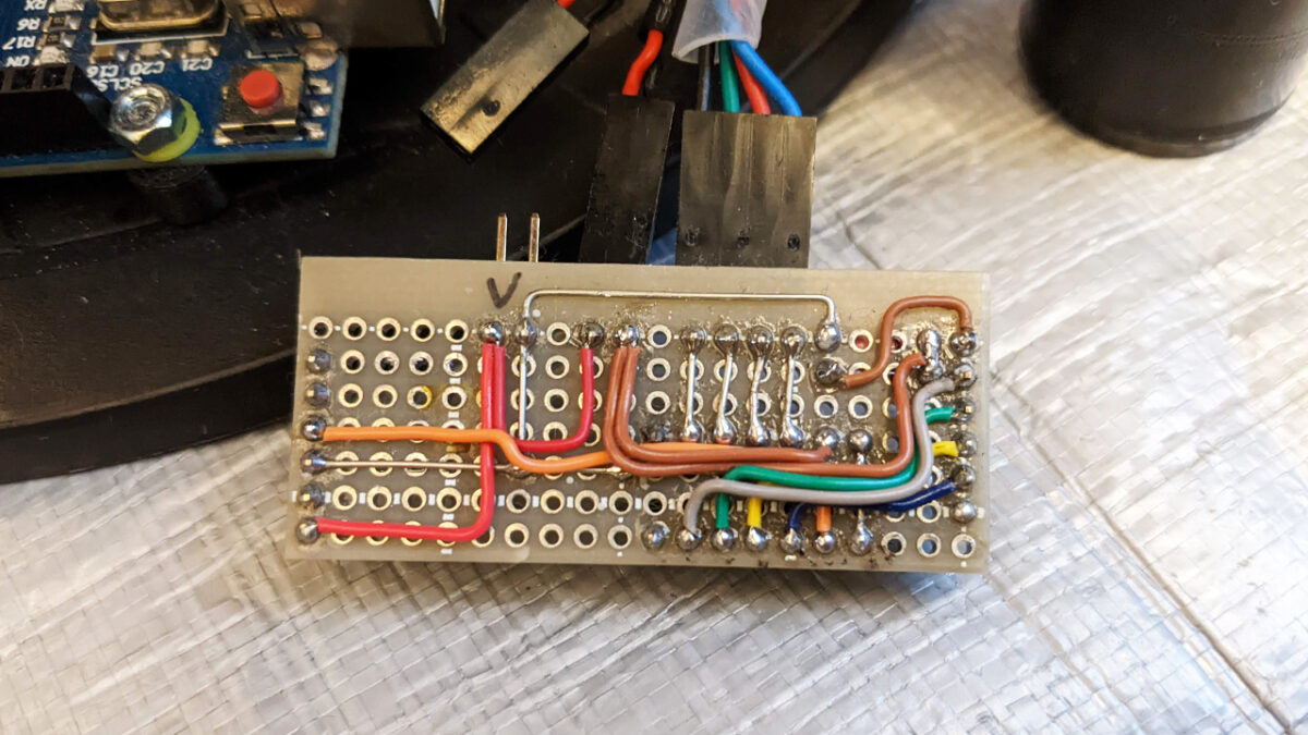 Arduinoとモータードライバを繋ぐ自作回路（配線面）