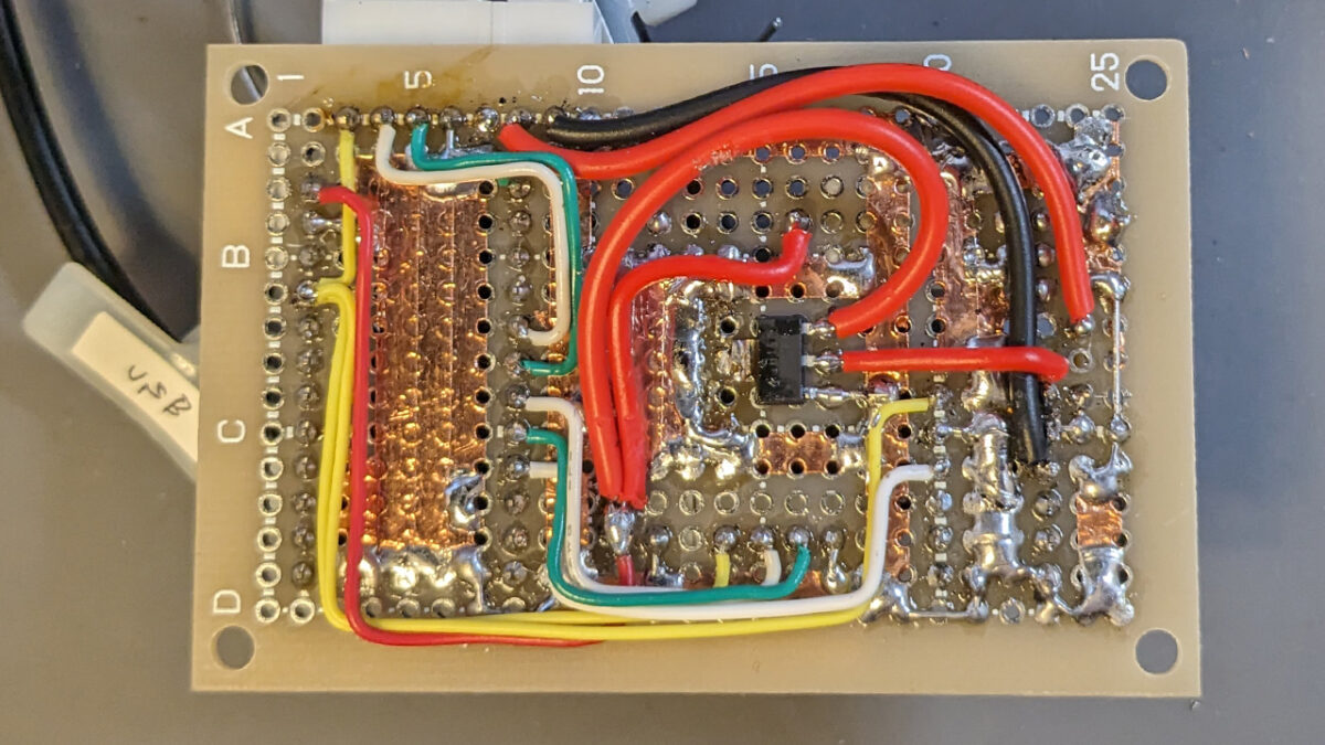 モーターに繋がる配線ケーブルを太くした自作基板